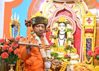 CM Yogi performed special worship of Mahayogi Gorakhnath.