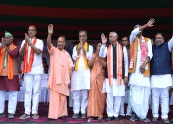 UP CM Yogi roared in Siwan, Bihar