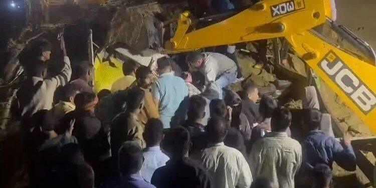 Mountain debris falls on bus in Bilaspur, 15 killed