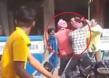 SP leader Nizamuddin beats tractor driver