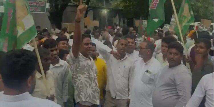 RJD workers created ruckus at Lalu-Rabri's house.