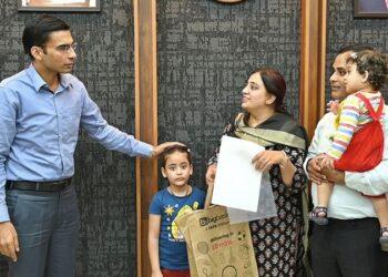 Teacher Kanika expressed her gratitude to DM Savin Bansal.