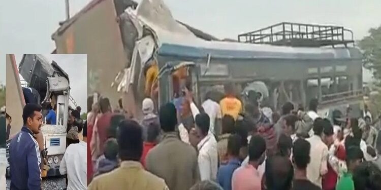 19 killed in horrific road accident