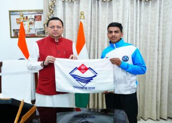 Mount Everest conqueror Sachin Kumar met CM Dhami