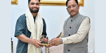 Cricketer Rinku Singh met CM Vishnu Dev Sai.