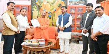 CM Yogi filled the form for SIR process