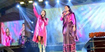 CM Hemant's wife Kalpana Soren turns singer