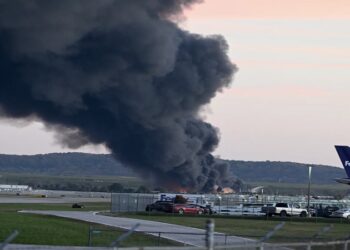 Plane crashes shortly after takeoff from airport