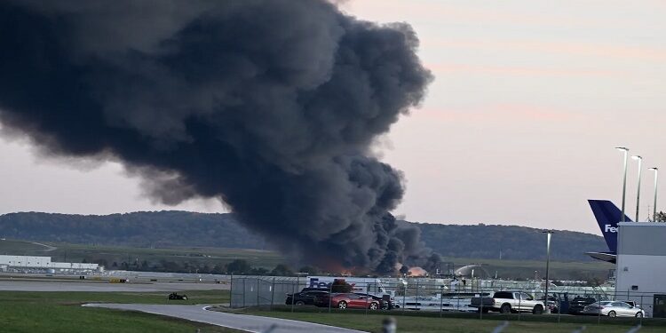 Plane crashes shortly after takeoff from airport
