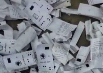 VVPAT slips were found in Samastipur.