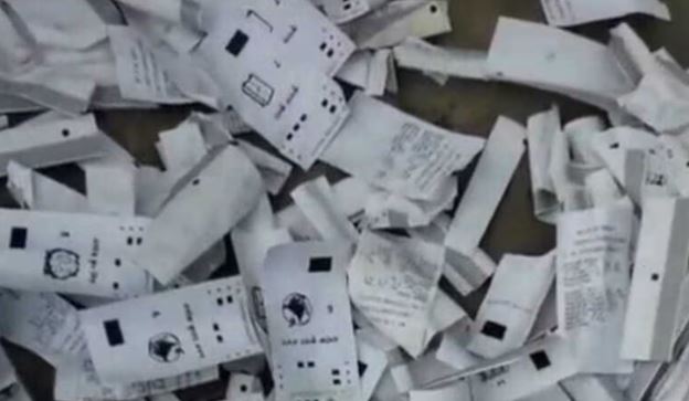 VVPAT slips were found in Samastipur.