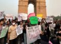 Protest against air pollution at India Gate