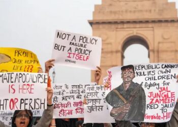 Pollution protests suddenly support Naxalites