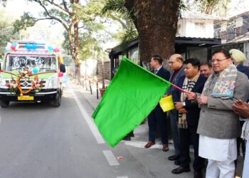 CM Dhami flagged off mobile medical unit vehicles