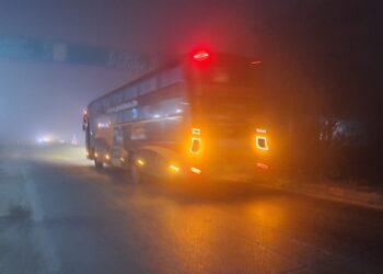 The speed of buses should not exceed 40 kmph in fog.