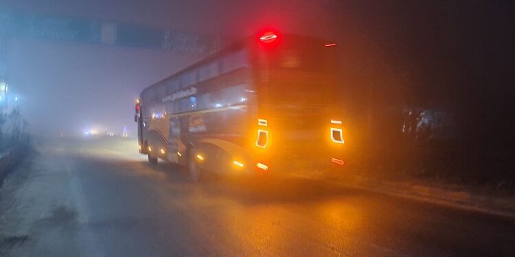 The speed of buses should not exceed 40 kmph in fog.