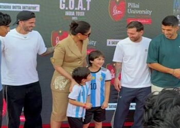 Kareena Kapoor arrived to meet Messi