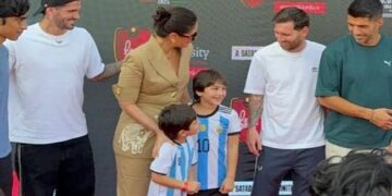 Kareena Kapoor arrived to meet Messi