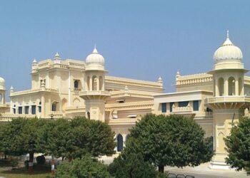 Nadwa College