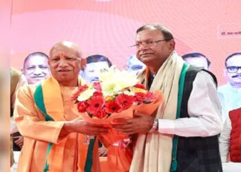 CM Yogi congratulated the newly elected state president Pankaj Chaudhary.