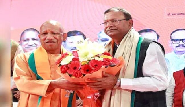 CM Yogi congratulated the newly elected state president Pankaj Chaudhary.