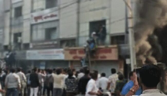 Massive fire breaks out in pathology lab