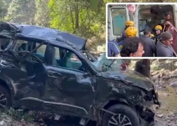 Scorpio car fell into a ditch on Kainchi Dham road