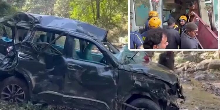 Scorpio car fell into a ditch on Kainchi Dham road