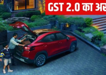 GST कटौती से EVs को लगा झटका, घट गई बिक्री, इन गाड़ियों पर टूट पड़े लोग