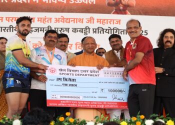 CM Yogi rewarded the wrestling winners