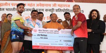 CM Yogi rewarded the wrestling winners