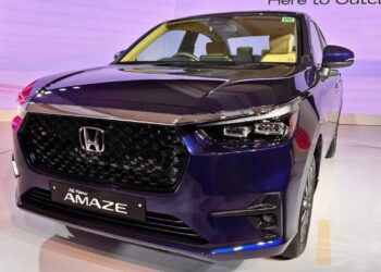 ₹1 लाख तक सस्ती मिल रही ये धांसू लंबी कार, Dzire और Aura से है टक्कर