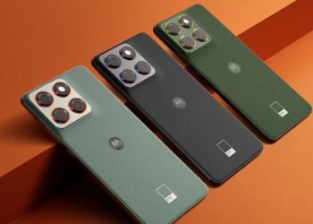 Motorola Edge 70 में है 50MP सेल्फी कैमरा, सेल शुरू होते ही मिल रही 1500 रुपए की छूट!