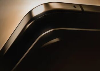 जनवरी में आएगा Motorola का प्रीमियम फोन Signature, लॉन्च डेट हो गई कंफर्म