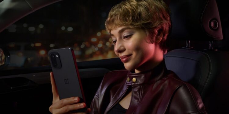 7400mAh बैटरी के साथ आज लॉन्च होगा OnePlus 15R, प्रोसेसर भी है पावरफुल