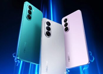 Realme P4x 5G Launch: लॉन्च हुआ VC Cooling वाला सस्ता 5G फोन, 7000mAh बैटरी के साथ मचाएगा धमाल
