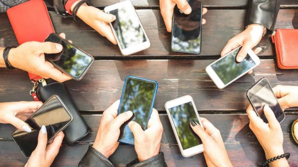 Alert! खतरे में Apple और Google यूजर्स, हैकिंग से बचने के लिए तुरंत करें ये काम