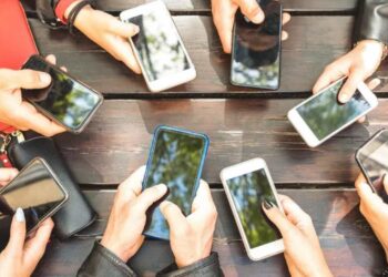 Alert! खतरे में Apple और Google यूजर्स, हैकिंग से बचने के लिए तुरंत करें ये काम