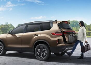 Scorpio N को टक्कर देने वाली इस SUV पर 1 लाख का डिस्काउंट, सेफ्टी है 5 स्टार