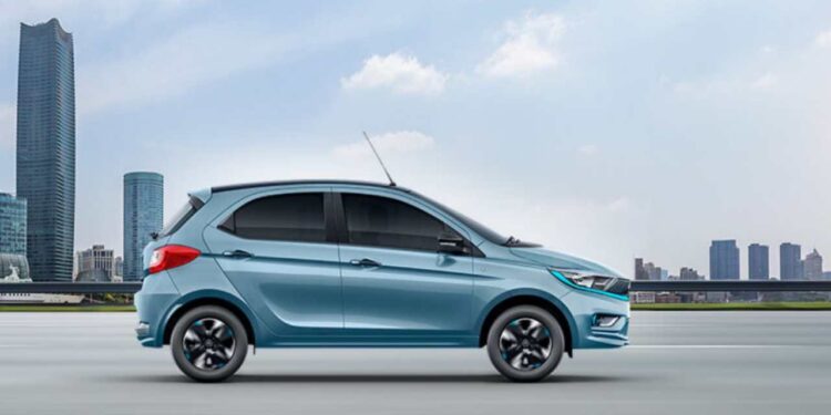 Electric Car: ये है सस्ती 5 सीटर इलेक्ट्रिक गाड़ी, सिंगल चार्ज पर दौड़ेगी 293km… कीमत सिर्फ इतनी