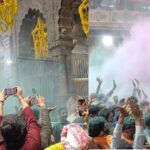 Holi begins in Braj, gulal is thrown at Banke Bihari temple
