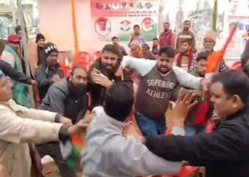 Huge uproar in Bihar Congress meeting