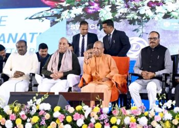 E-bus factory in UP will give a new boost to electric mobility in the country: Kumaraswamy