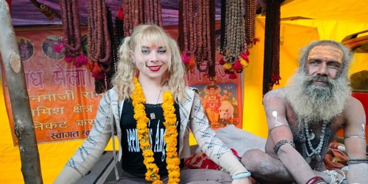 Lucrezia from Italy is performing Bhajan Kirtan at the Magh Mela