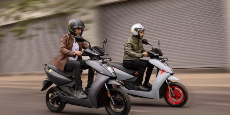 फीचर अपग्रेड! अब क्रूज कंट्रोल के साथ आएगा ये इलेक्ट्रिक स्कूटर, OTA अपडेट के बाद हुआ और स्मार्ट