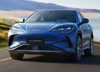 ₹50,000 महंगी हुई ये इलेक्ट्रिक कार! सिंगल चार्ज में चलेगी 567 KM