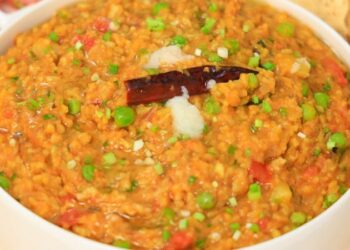 Kathiawadi masala khichdi