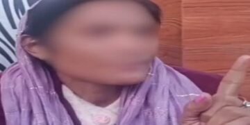 Girlfriend sits on dharna at BJP leader's house