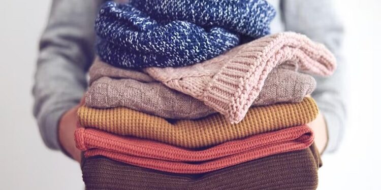 Tips for storing blankets and warm clothes