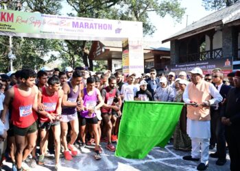 CM Dhami flagged off the 5 km run
